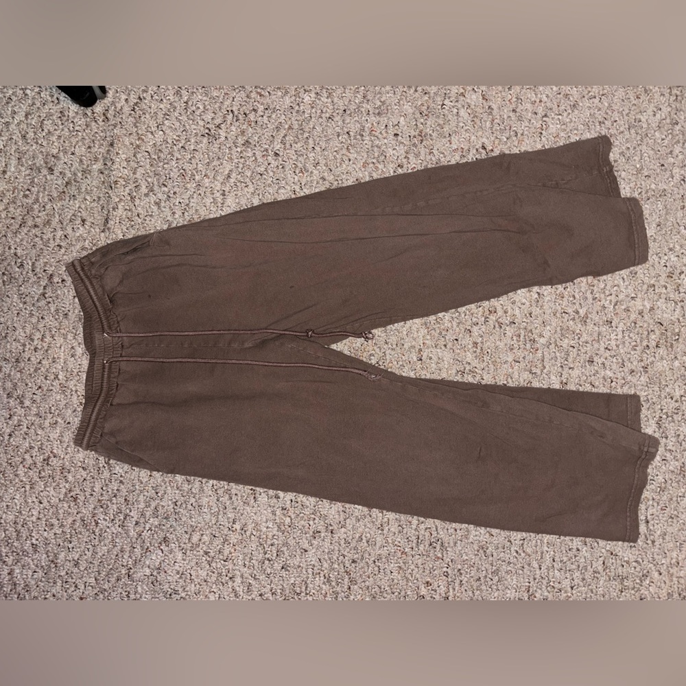brown flowy pants